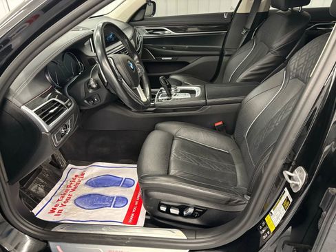 Used 2018 BMW 750i xDrive image 40