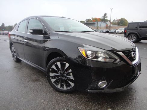 Used 2019 Nissan Sentra SR image 3