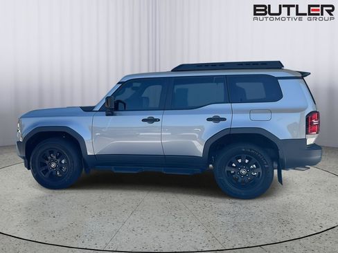 Used 2024 Toyota Land Cruiser image 3