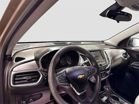 Used 2019 Chevrolet Equinox LS w/ LS Convenience Package image 11