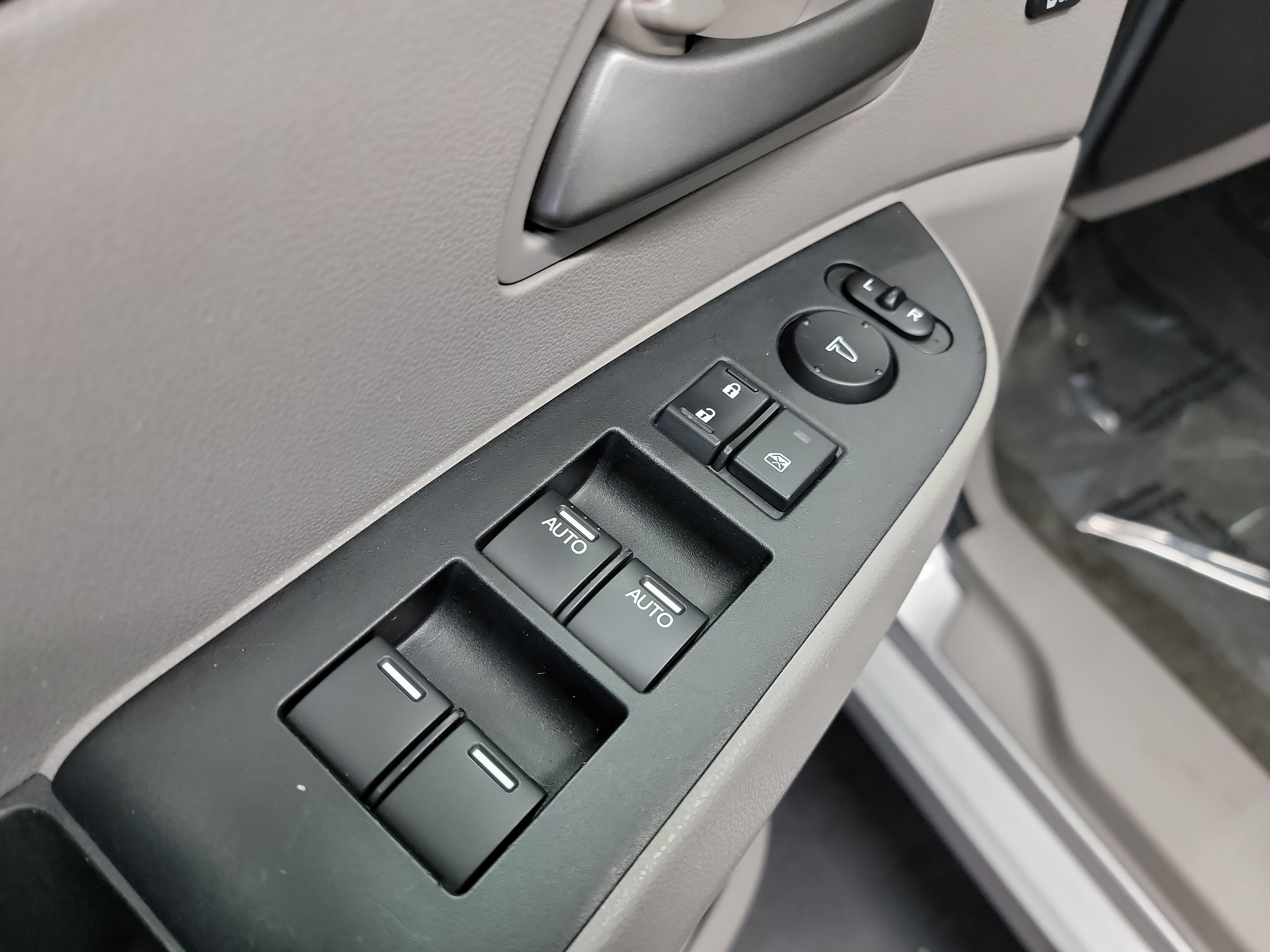 Used 2012 Honda Odyssey Touring image 14