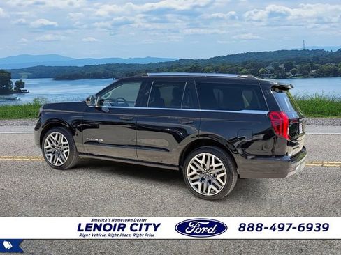 Used 2025 Ford Expedition Platinum w/ Platinum Ultimate Package AWD/4WD image 5