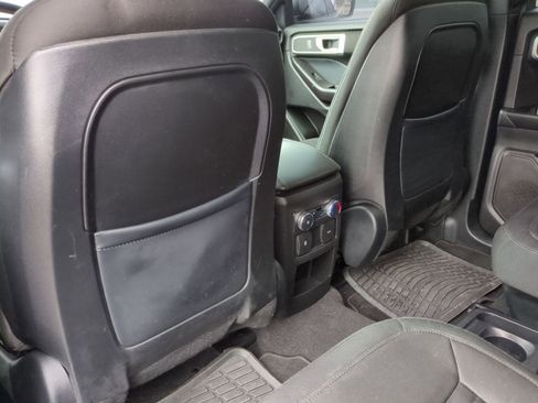 Used 2020 Ford Explorer XLT image 20