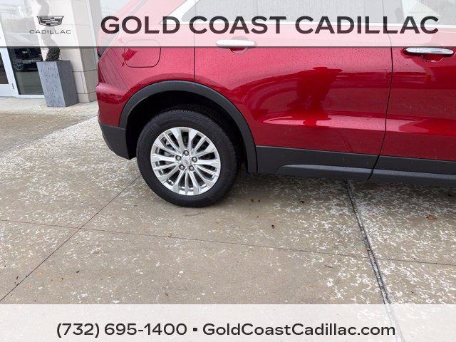 Used 2024 Cadillac XT4 Luxury w/ Cold Weather Package AWD/4WD image 6