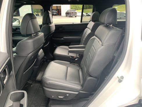 Used 2025 Hyundai Santa Fe Calligraphy AWD/4WD image 36