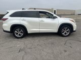 Used 2015 Toyota Highlander LE image 6