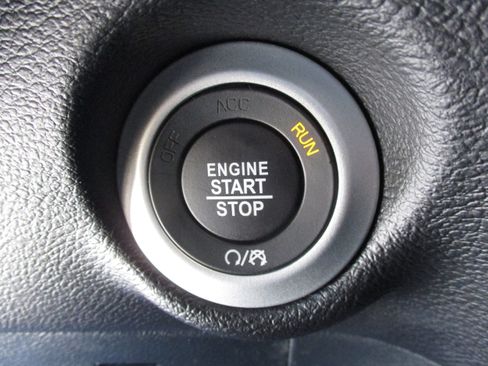 New 2026 Chrysler Voyager LX FWD image 17