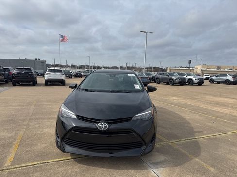 Used 2017 Toyota Corolla LE image 4