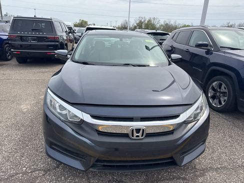 Used 2018 Honda Civic EX image 4