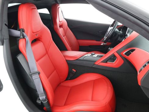 Used 2016 Chevrolet Corvette Z06 w/ 3LZ Preferred Equipment Group image 24