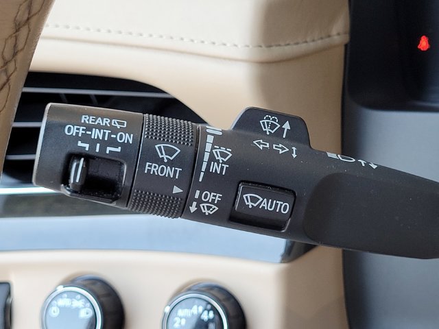 Used 2019 Cadillac Escalade Platinum AWD/4WD image 31