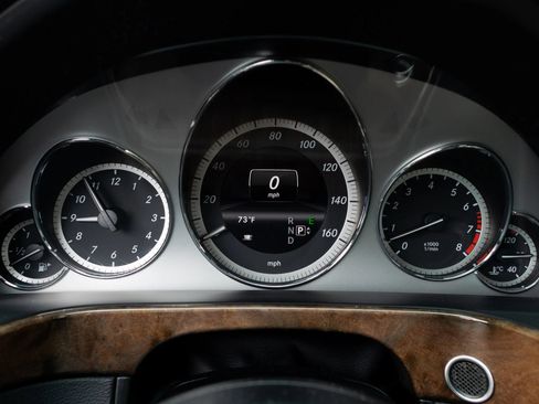Used 2013 Mercedes-Benz E 350 4MATIC Sedan image 17