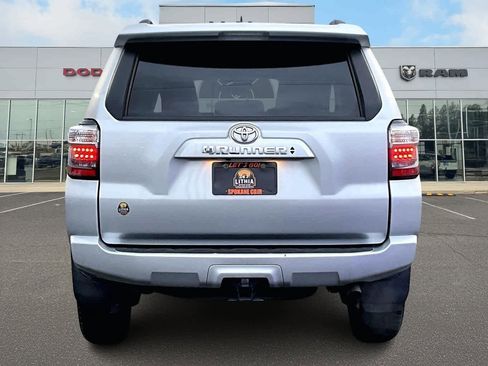 Used 2023 Toyota 4Runner SR5 Premium image 5