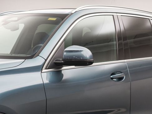 Used 2024 BMW X5 xDrive40i w/ Parking Assistance Package image 12