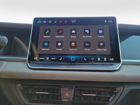 New 2026 Volkswagen Tiguan SE R-Line AWD/4WD image 17