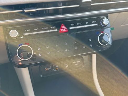 Used 2025 Hyundai Tucson Limited image 21