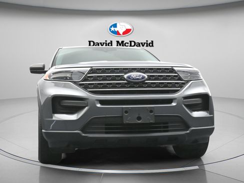 Used 2023 Ford Explorer XLT image 28