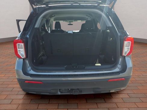 Used 2024 Ford Explorer XLT w/ Class IV Trailer Tow Package image 27