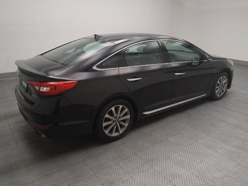 Used 2016 Hyundai Sonata Limited w/ Option Group 05 FWD image 10