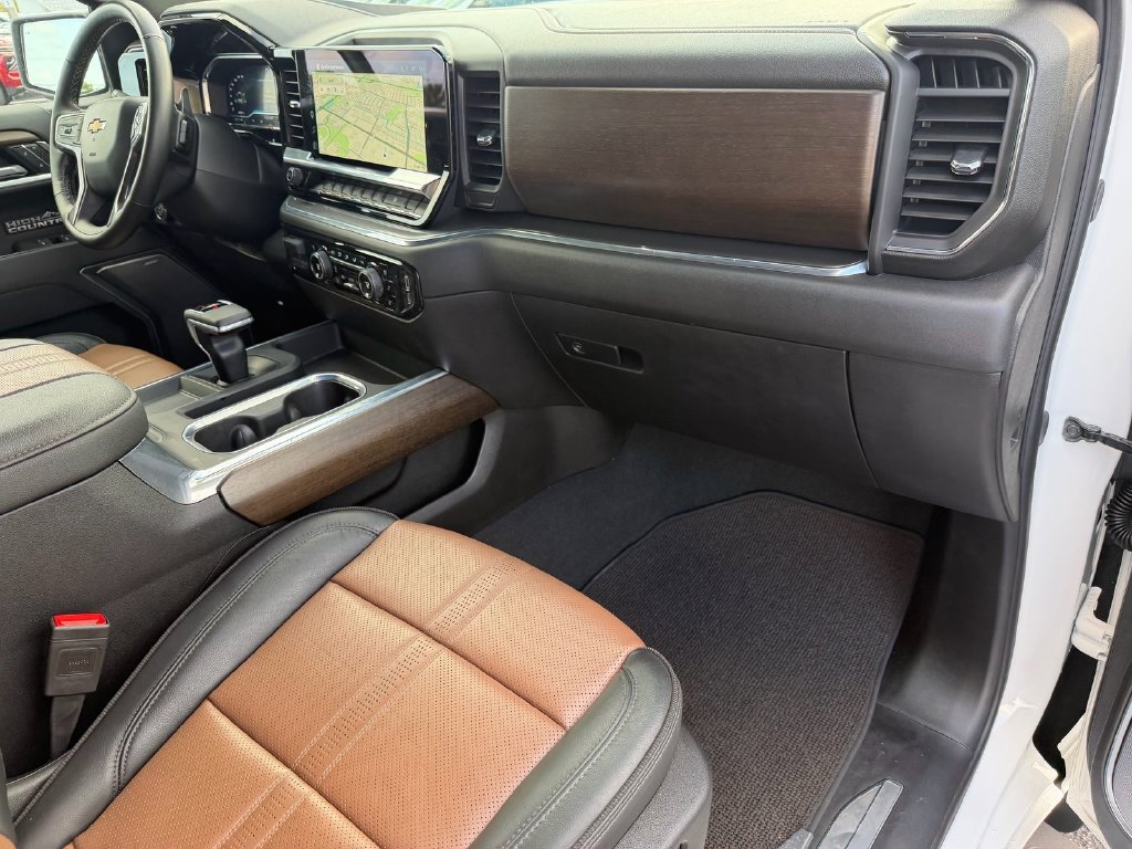 Used 2025 Chevrolet Silverado 1500 High Country RWD image 20