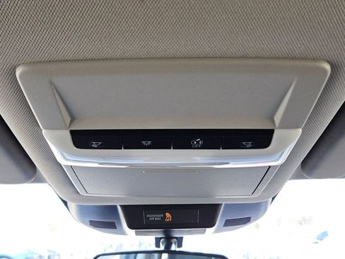 Used 2023 Nissan Rogue S image 25