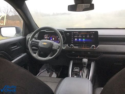 Used 2024 Chevrolet Colorado W/T w/ WT Convenience Package image 17