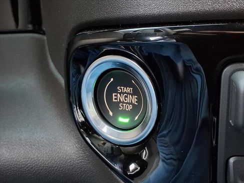 New 2026 GMC Sierra 1500 SLT image 9