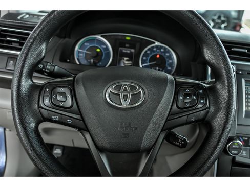 Used 2016 Toyota Camry LE image 17
