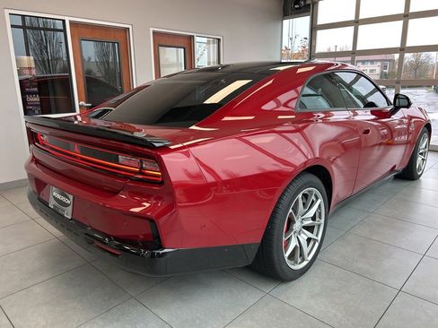 Used 2025 Dodge Charger R/T Scat Pack w/ Track Pack image 5
