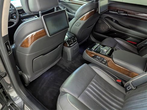 Used 2019 Genesis G90 5.0 Ultimate image 16