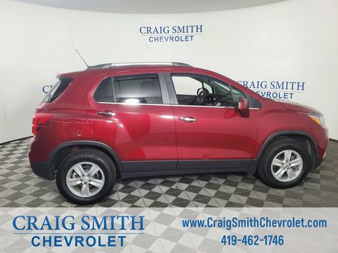 Used 2019 Chevrolet Trax LT w/ LT Convenience Package AWD/4WD image 6