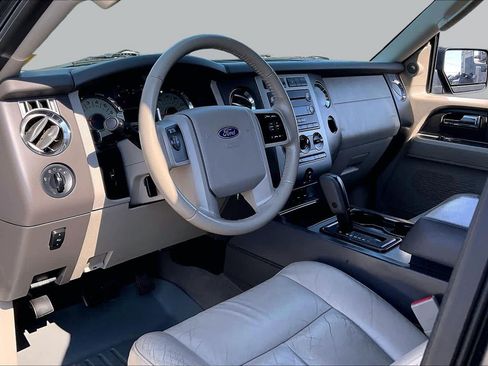 Used 2013 Ford Expedition XLT w/ Leather Seating Pkg RWD image 16