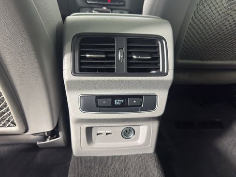 Used 2023 Audi Q5 2.0T Premium image 34