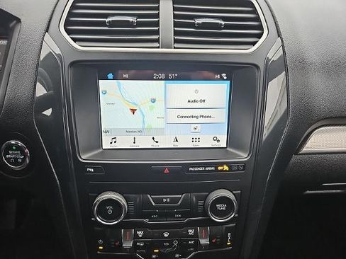Used 2019 Ford Explorer XLT w/ Equipment Group 202A image 16