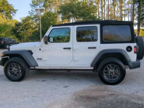 Used 2024 Jeep Wrangler Unlimited Sport AWD/4WD image 14