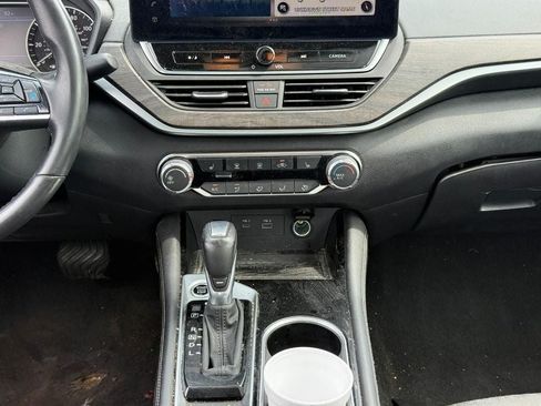 Used 2023 Nissan Altima 2.5 SV FWD image 15