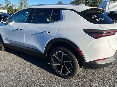 New 2026 Chevrolet Equinox EV LT image 6