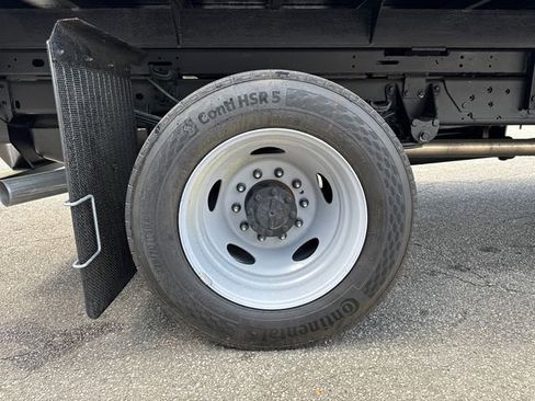 New 2026 Ford F450 XL w/ XL Chrome Package image 17