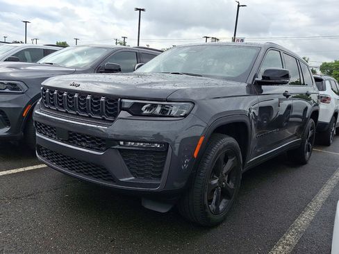 New 2026 Jeep Grand Cherokee L Limited w/ Limited Altitude Package AWD/4WD image 1