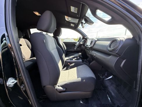 Used 2021 Toyota Tacoma TRD Sport AWD/4WD image 25