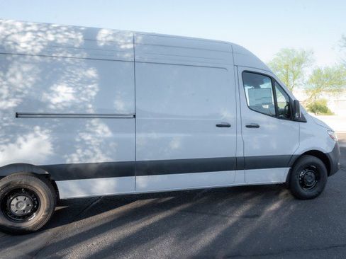New 2025 Mercedes-Benz Sprinter 2500 image 4