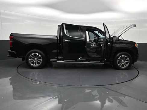 Used 2024 Chevrolet Silverado 1500 High Country w/ Technology Package AWD/4WD image 32