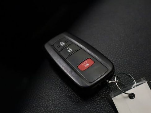 Used 2024 Toyota 4Runner TRD Off-Road Premium image 32