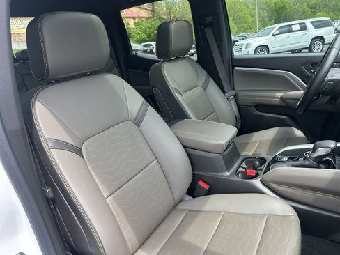 Used 2023 Chevrolet Colorado ZR2 w/ ZR2 Convenience Package III AWD/4WD image 51