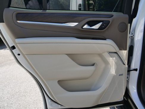 Used 2021 GMC Yukon Denali AWD/4WD image 13