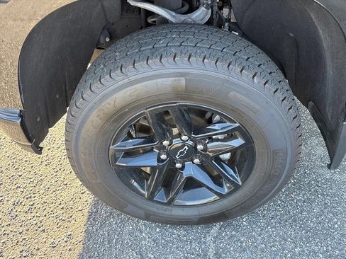 Used 2021 Chevrolet Silverado 1500 LT Trail Boss w/ Convenience Package II image 18