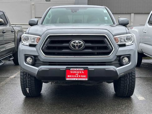 Used 2021 Toyota Tacoma SR5 AWD/4WD image 2