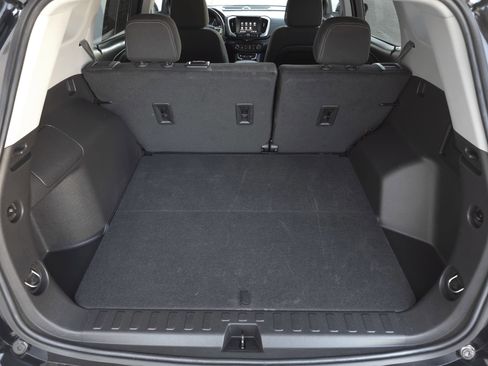 Used 2024 GMC Terrain SLE image 27