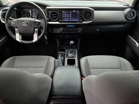 Used 2022 Toyota Tacoma SR5 w/ Technology Package RWD image 9