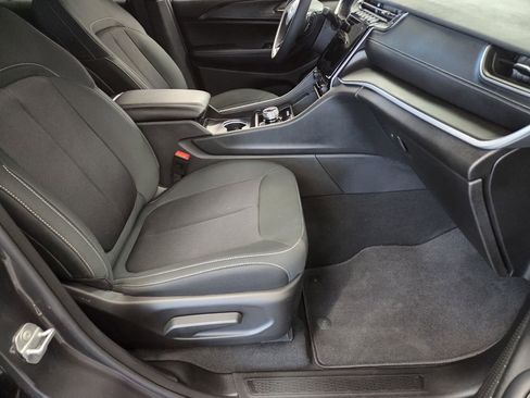 New 2025 Jeep Grand Cherokee Laredo X image 12